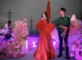 温碧霞自创服装和红酒品牌亮相上海火玫瑰温碧霞到底有多冻龄！