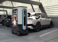 充电机器人刷新电动汽车充电新方式