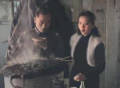1948年北平城，国军军官正带女友吃烧烤，军官长相英俊女友有气质