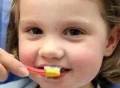 美国儿童牙医协会：父母要帮孩子刷牙到7岁！怎样才是正确刷牙？