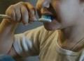 帮孩子“刷牙”到10岁，这三点没做对算白费！