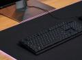 雷蛇重装甲虫幻彩版3XL图赏：超超超大的RGB桌布