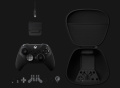 白色款微软 Xbox 精英手柄二代开箱曝光，白＋黑混搭设计