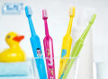 宝宝刷牙牙刷怎么选？牙医汇总危害、误区与注意事项！