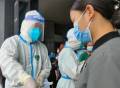 上海医生带娃旅游滞留三亚，和朋友一起做起了抗疫志愿者