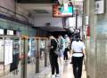 北京地铁二号线乘客翻越站台不幸身亡，乘客呼吁安装封闭屏蔽门