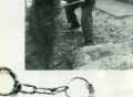 1982年，重庆发现戴脚镣的遗骸，调查后得知是失踪48年的红军师长
