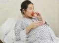 孕吐严重，影响胎儿发育？孕妇能只吃水果吗？4招缓解孕吐