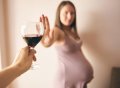 孕早期有两个行为影响大，宝妈要格外注意，附怀孕初期“三注意”