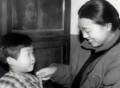 1949年，重庆商贩救下一个小女孩，看报纸才知道是渣滓洞幸存者