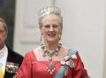 除了英国女王，该国女王在位也超过五十年，经常穿着旧衣服去买菜