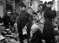 二战犹太人有多惨？德国屠杀六百万犹太人，犹太女人穿衣都成奢望