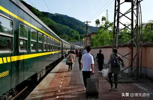 陕西有一趟慢火车，350公里用时9小时，最低票价4元
