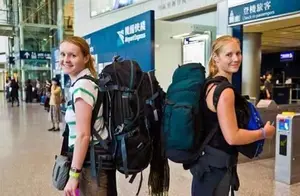 为什么中国游客喜欢拎行李箱，而外国人是背包？分析有以下