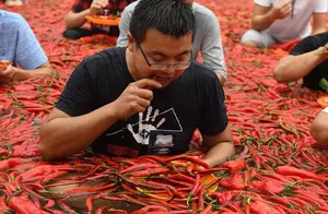 贵州人“最奇葩的八大美食”，本地人吃不腻，外地人看了直摇头