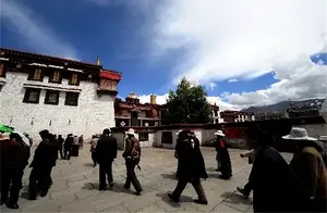 西藏有多重要？为何人口稀少，还能被西方惦念至此？