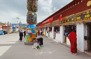 西藏昌都的著名地标，被誉为“藏东第一大寺”，吸引很多游客前来