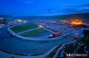 四川白玉县，与西藏交界风景秀丽，有世界上最大的尼姑岛
