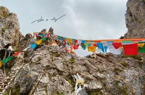 西藏昌都有一座千年古寺，藏在深山里，交通不便却吸引大量游客