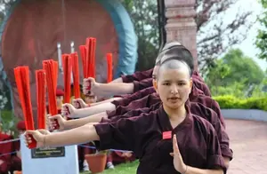 尼泊尔“少林寺”：所有人武艺高超，却只收女不收男