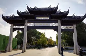 吴淞江畔的江滨公园，逛高垫庙，肖特纪念馆，看银杏渐黄